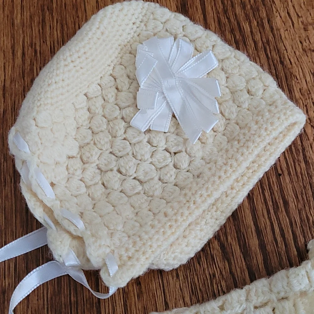 Vintage Handmade Baby Sweater and Bonnet - Picture 4 of 10